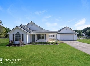 1236 Clearwater Dr, Winder, GA 30680