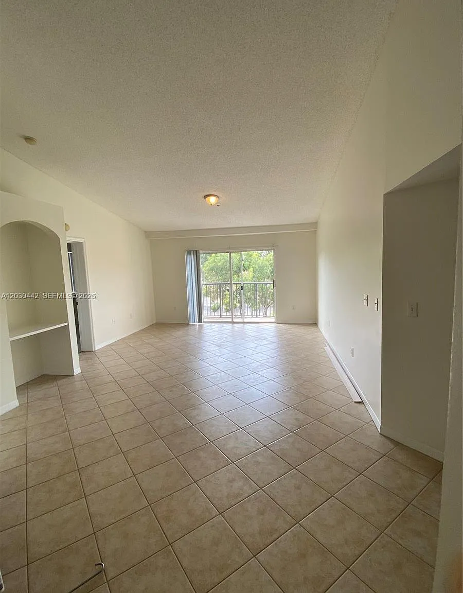 Grand View At Crestwood C — Photo 2