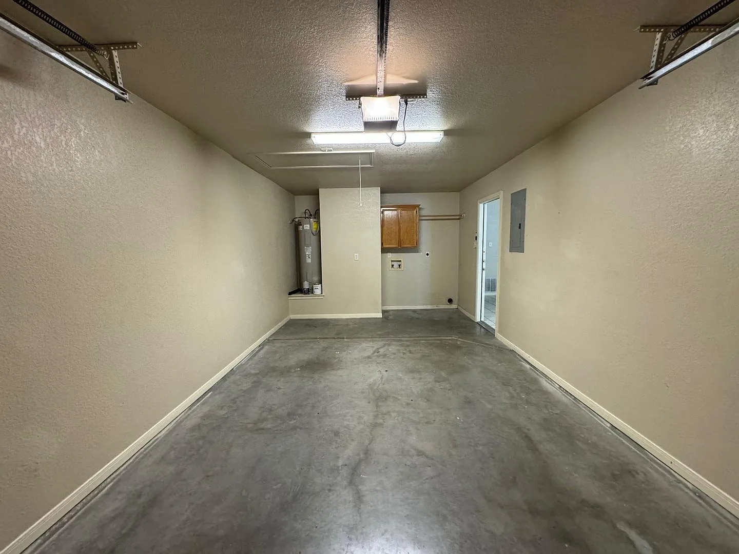 3 bed, 1171 sqft, $1,300 — Photo 4