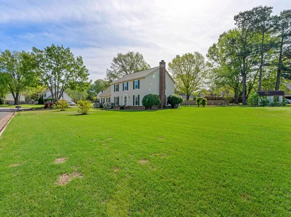 700 Lancelot Ln, Collierville, TN 38017