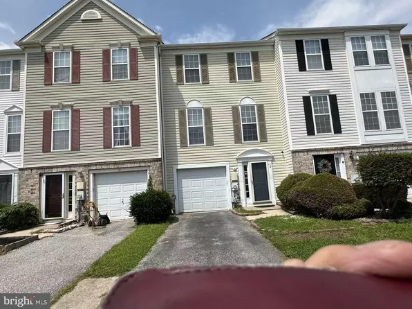 8 Carper St, Bear, DE 19701