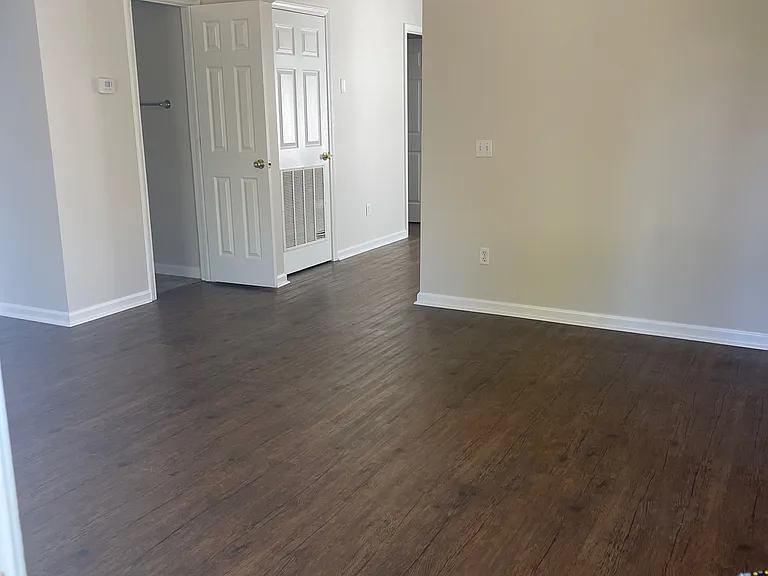 211 E 7th St #211 — Photo 11