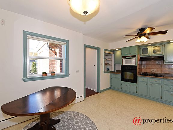 Kitchen / Breakfast Room
