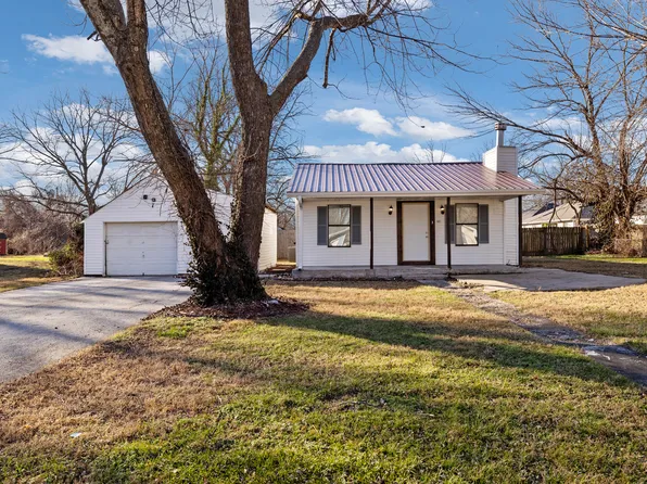 1921 N Lonepine Avenue, Springfield, MO 65803