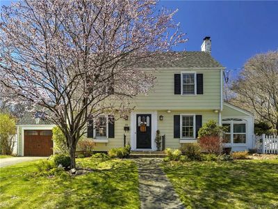 251 Shoreham Village Dr, Fairfield, CT, 06824