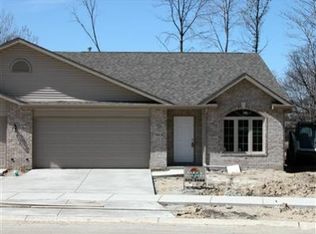 758A Ravinia Dr W, Valparaiso, IN 46385