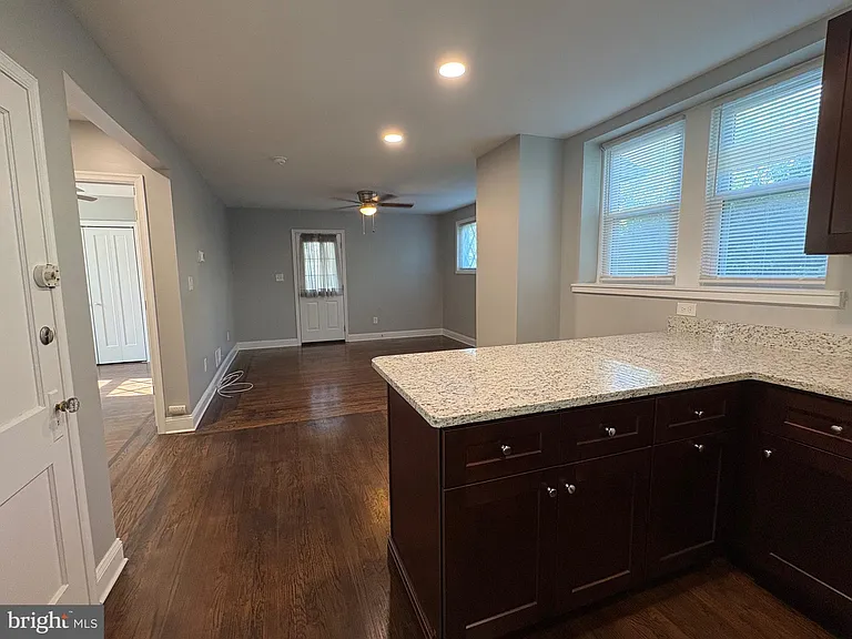512 Jessamine Ave #1 — Photo 7
