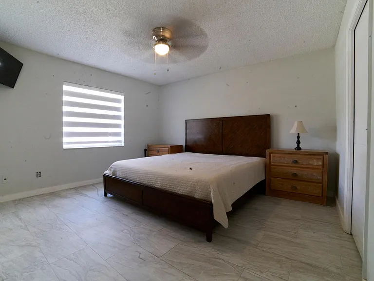 112 W Pearl St — Photo 6
