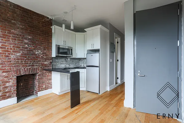 Rented by ERNY LLC | media 11