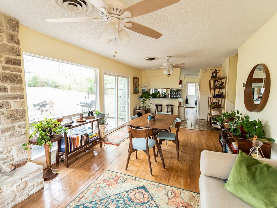 Level 2: Living Room 2 with view to kitchen / dining room.