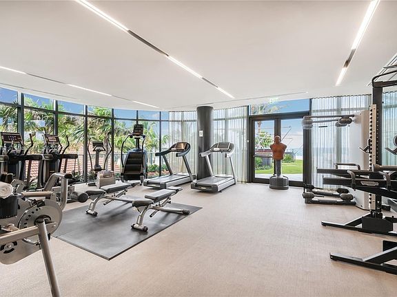 5th image of 19575 Collins Ave Unit 32