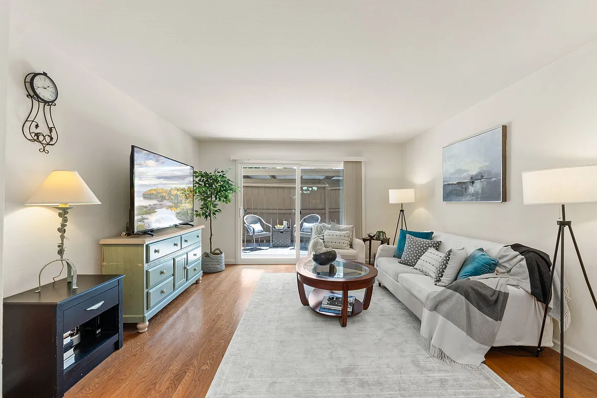 Building Photo - 1720 Halford Ave #131