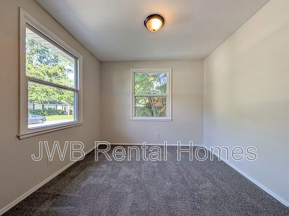 5th image of 1045 S Fairwood Ln