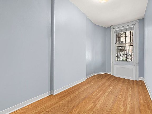 5th image of 371 W 46th St APT 1