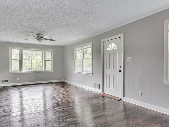 5th image of 346 Amherst Dr