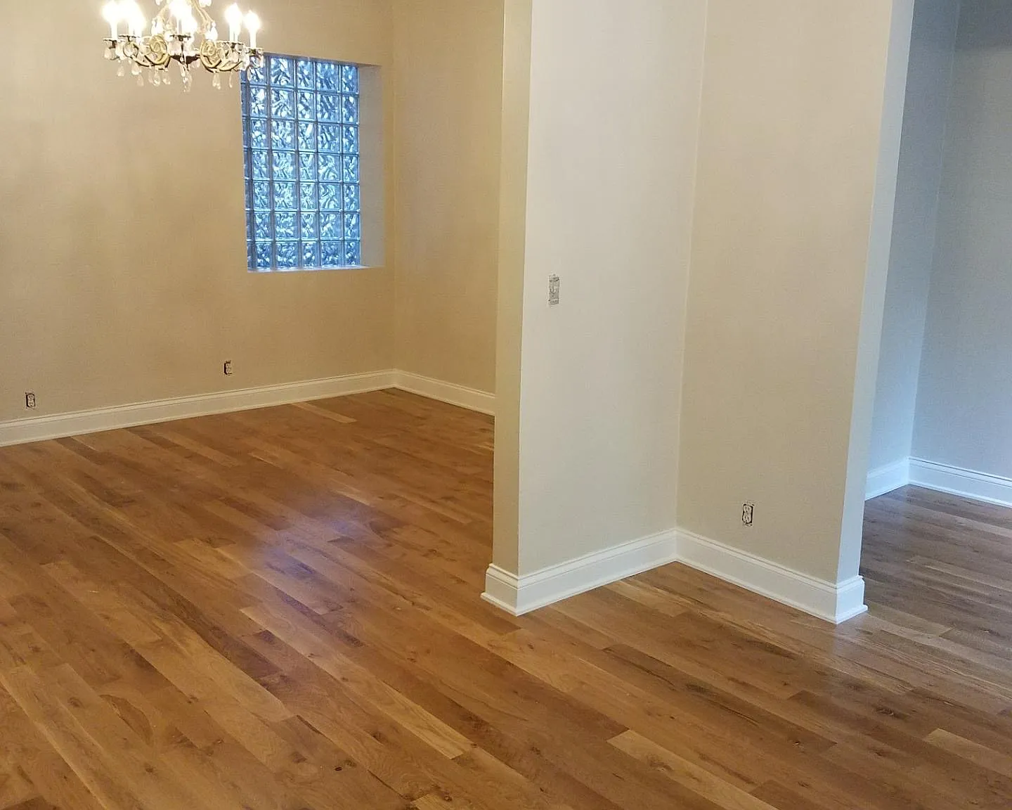3 bed, 1.5 bath, 1300 sqft, $3,300 — Photo 2