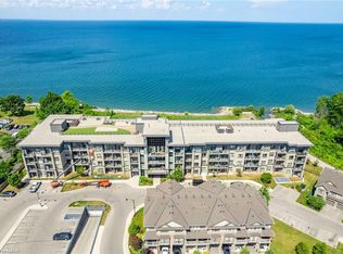 35 Southshore Cres #313, Hamilton, ON L8E 0J2