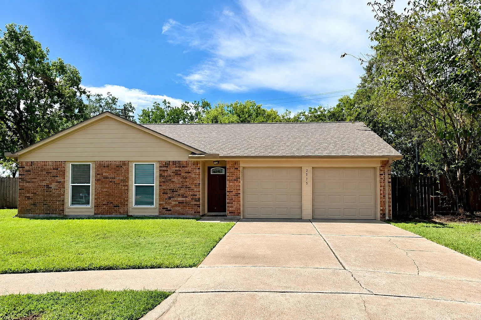 3 bed, 1214 sqft, $2,200 — Photo 1