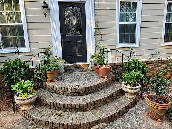 2nd image of 124 Melville Rd