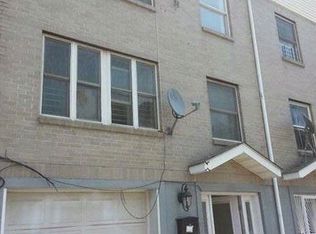 526 Beach 32nd St, Far Rockaway, NY 11691