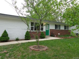 4613 Short Dr, High Ridge, MO 63049