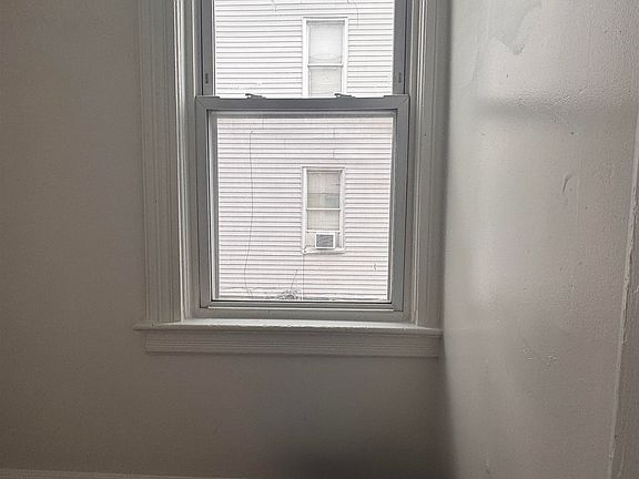 5th image of 318 Randolph Ave #1