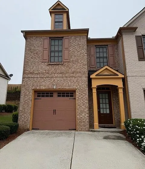 2718 Beynon Ln — Photo 2