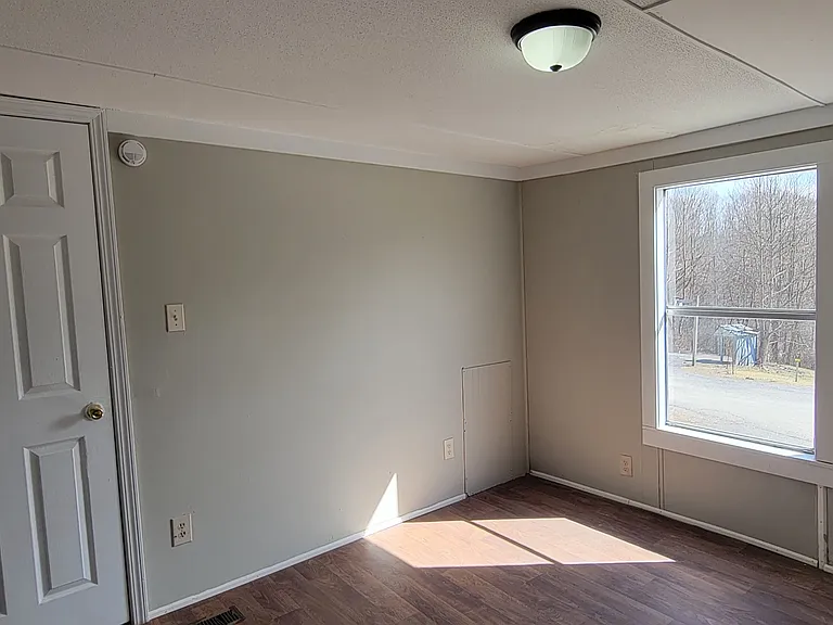 115 Linden Ln — Photo 18