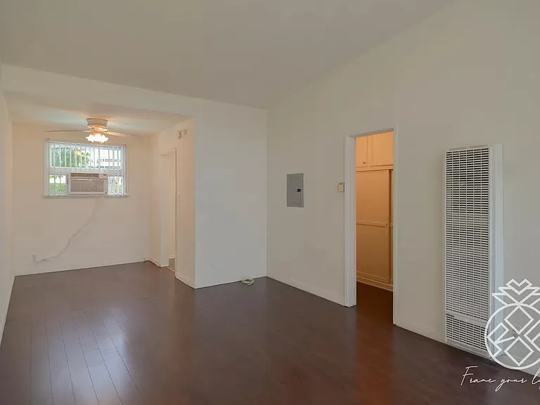 3823-3837 Los Feliz Blvd — Photo 12