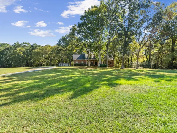 6010 River Run Dr, Marshville, NC 28103