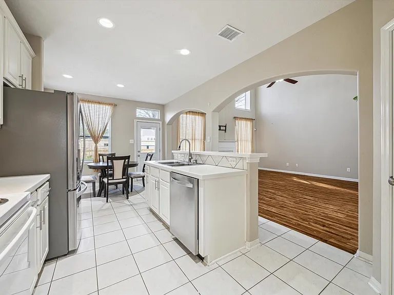 4318 Chestnut Grv — Photo 4