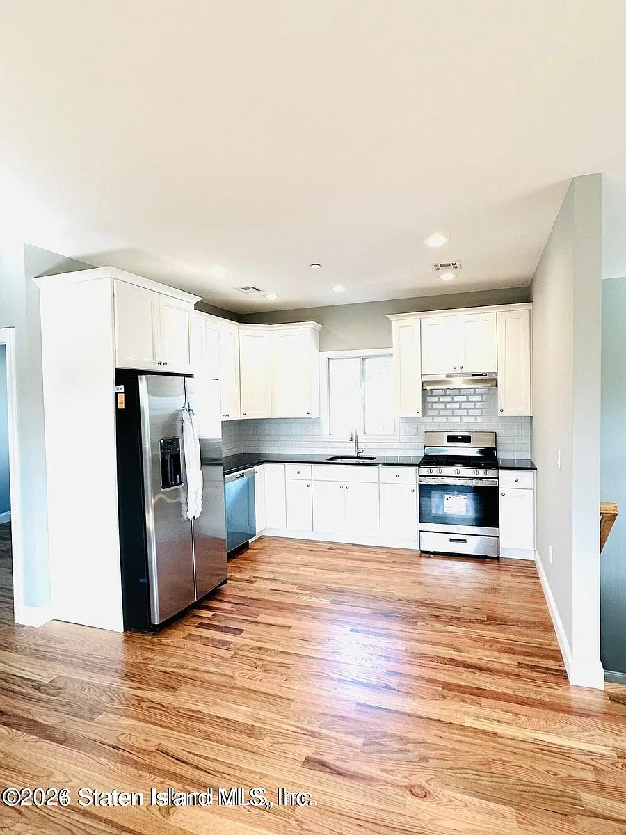 Building Photo - 569 Watchogue Rd #1