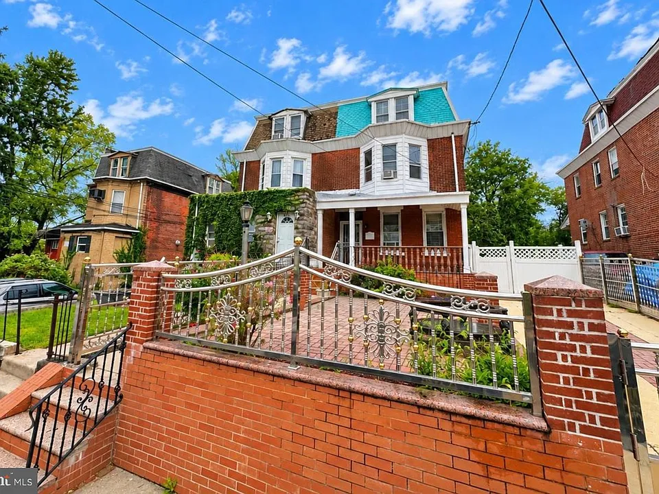 912 Ridge Ave #2
