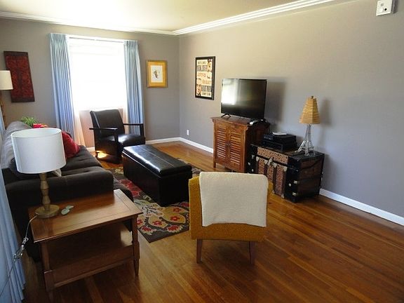 4th image of 2622 Monterey Dr