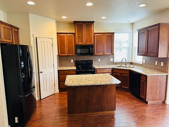 5th image of 10104 NE 144th Ct