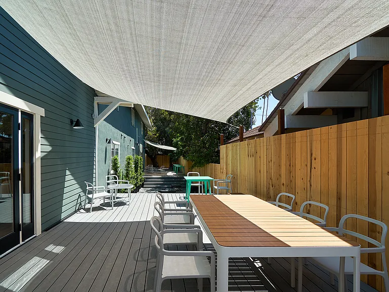 152 S Serrano Ave — Photo 11