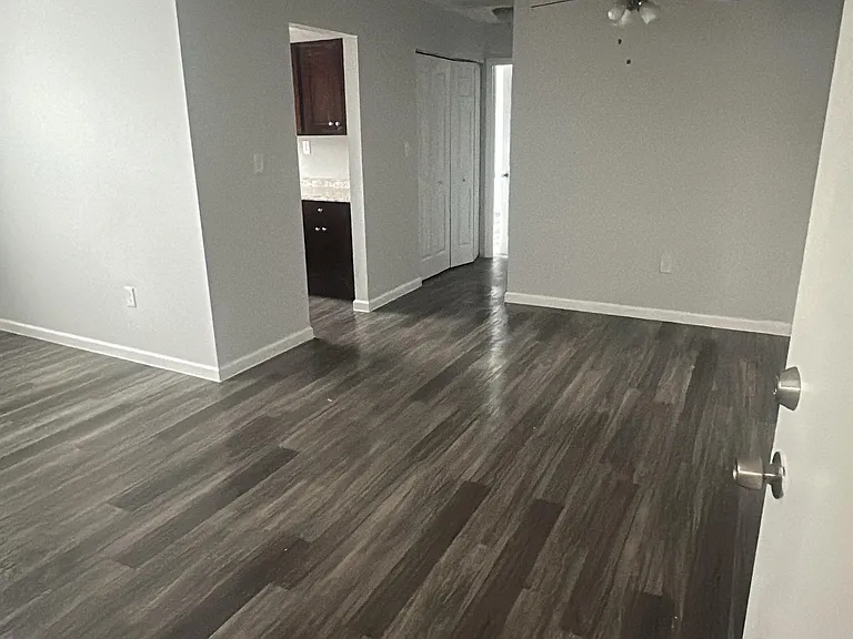411-415 N Bend Rd #K — Photo 9