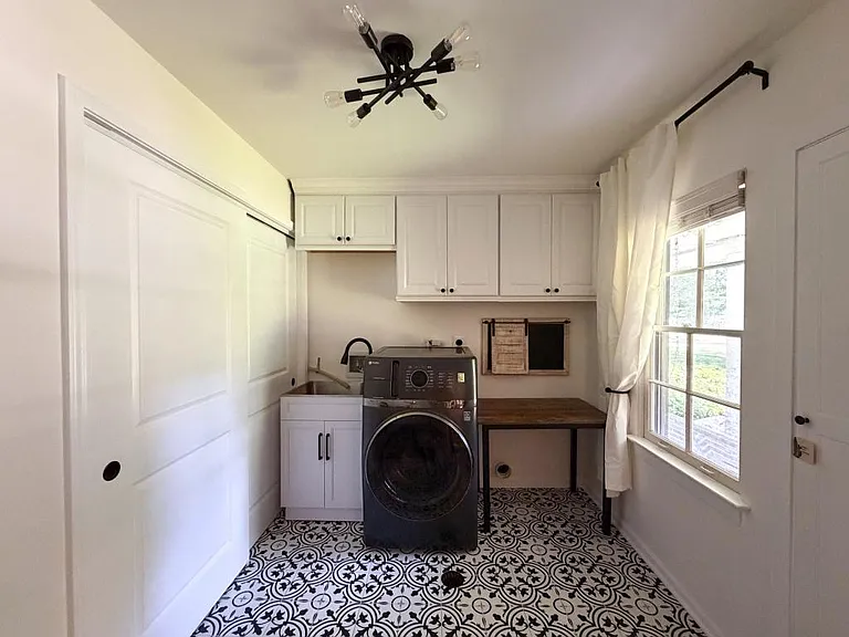 337 E Blodgett Ave — Photo 9