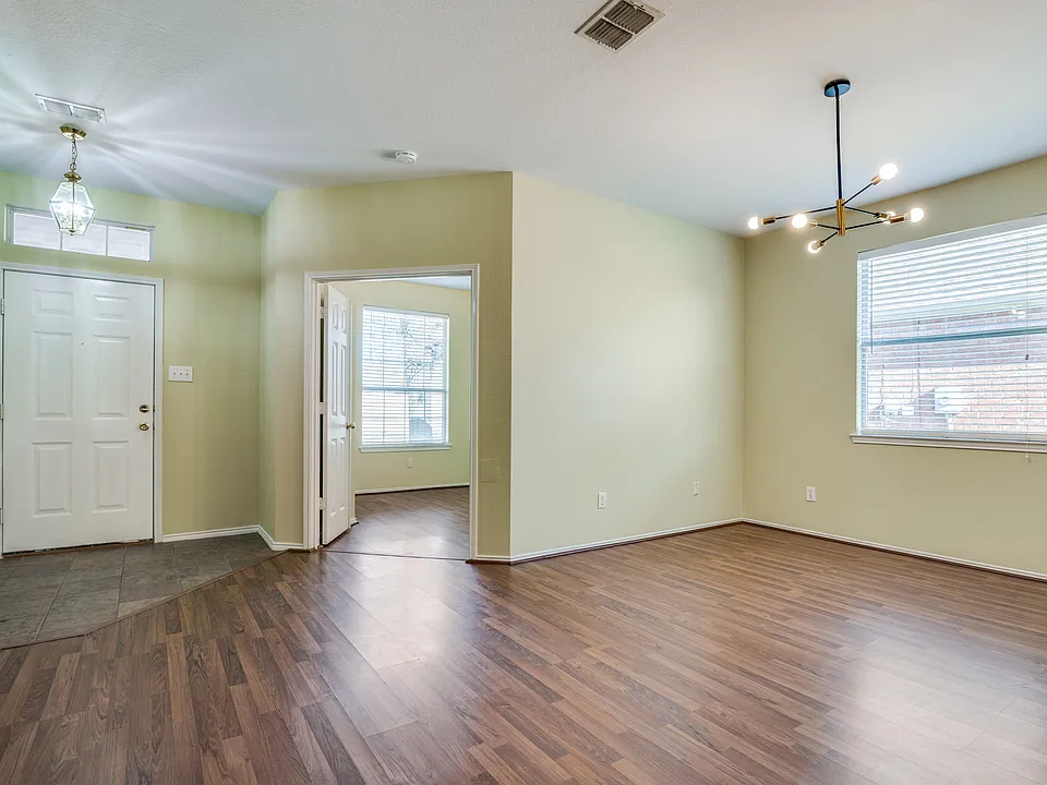 4214 Carrington Dr