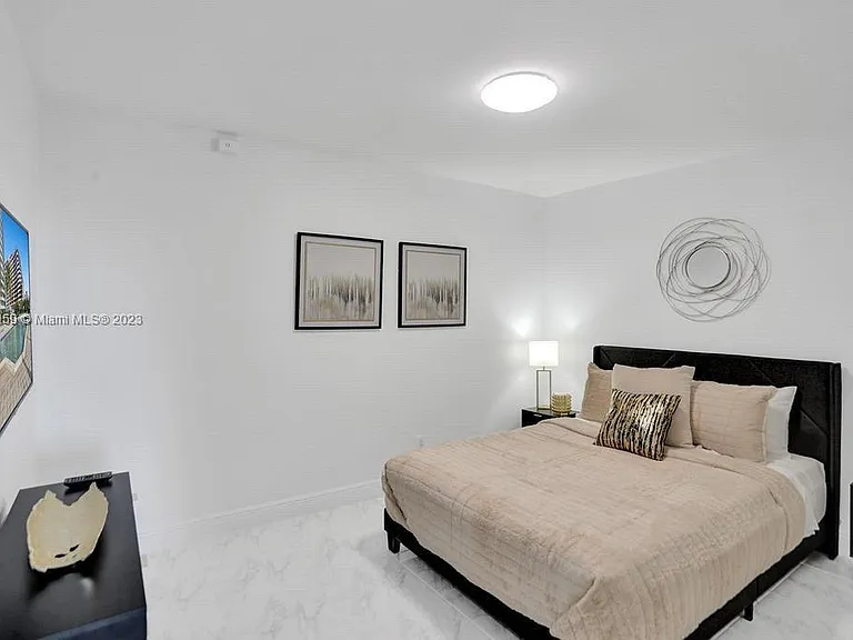 5161 Collins Ave #412 — Photo 12