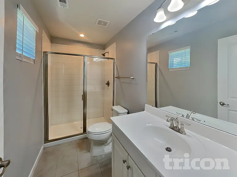 306 Heroit Ct — Photo 10