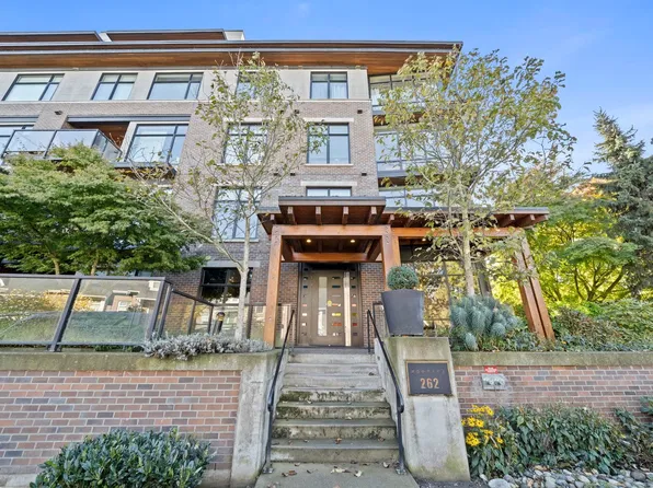 262 Salter St #206, New Westminster, BC V3M 0J6