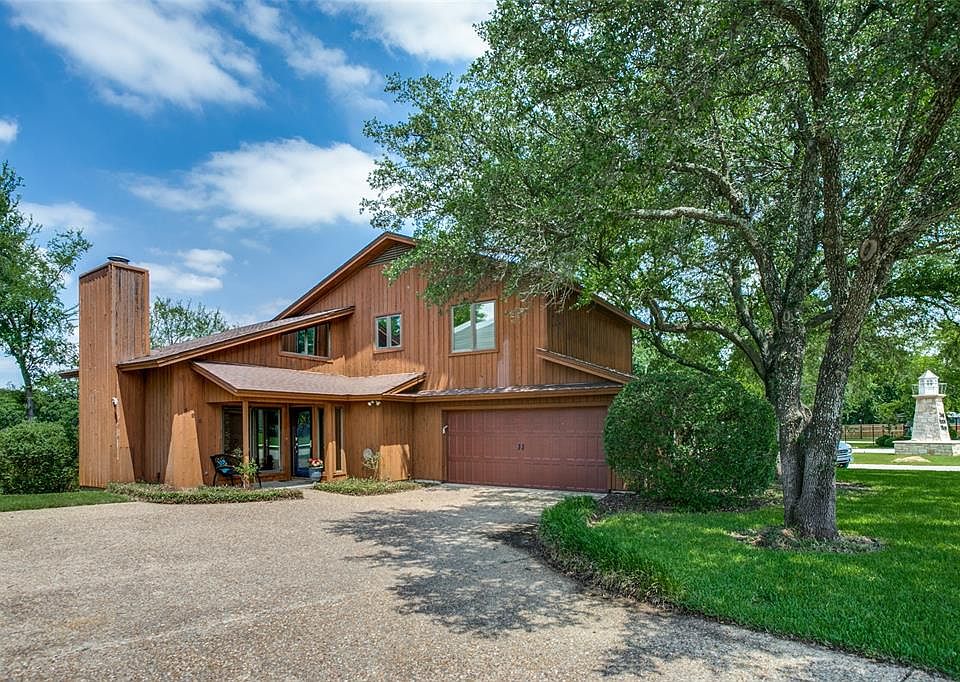 520 Harbor Dr Azle Tx 76020 Mls 14610532 Zillow