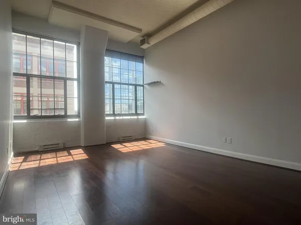 2429-41 Locust St #508, Philadelphia, PA 19103