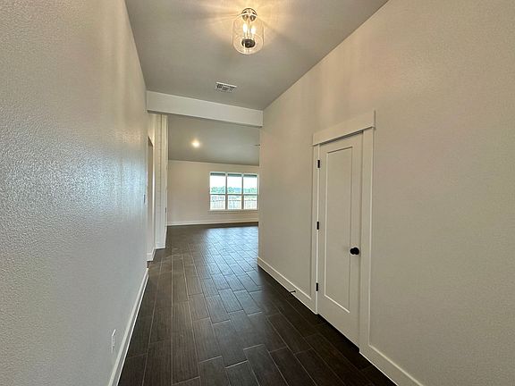 4th image of 8500 Kasen Ave