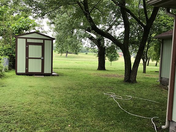 Shed/ North Side Backyard