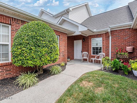 2nd image of 2230 Lucado Way #27
