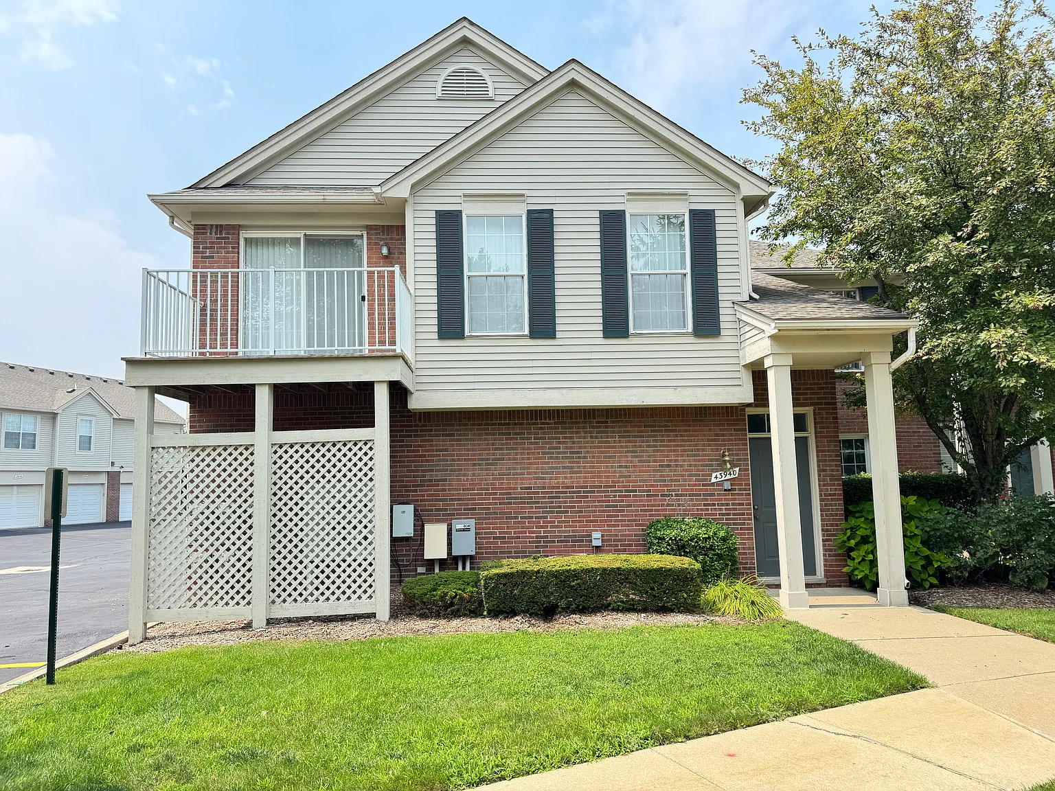 2 bed, 1171 sqft, $1,800 — Photo 1