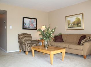 8300 Woodcrest Dr #256-4, Westland, MI 48185