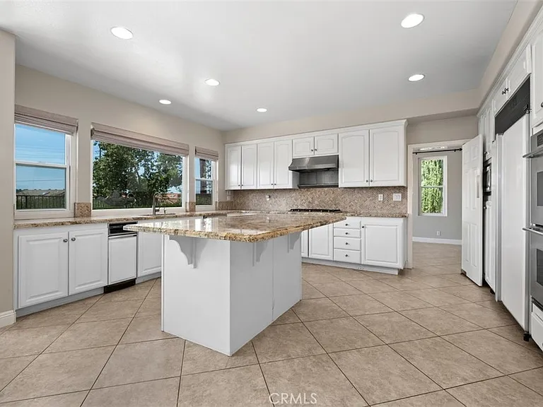 22481 Ivy Rdg — Photo 9